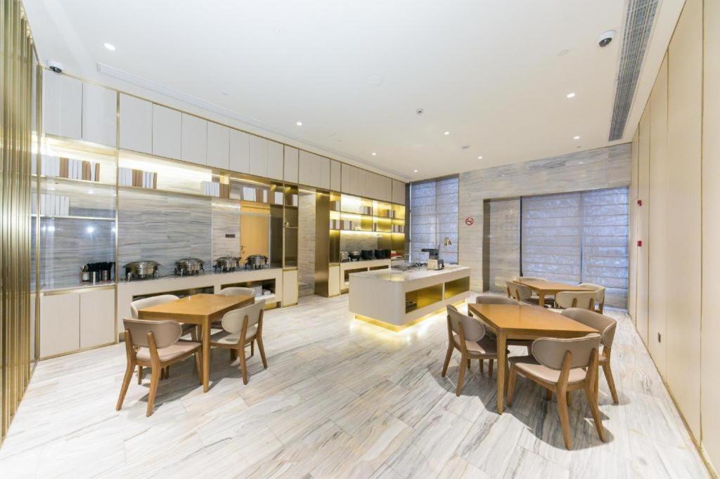 Hotel Ji Daning Lingshi Park