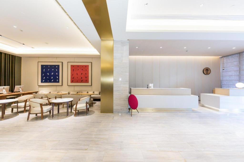 Hotel Ji Daning Lingshi Park 3*